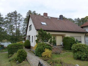Das Besondere!!! Einfam.-Haus mit Zugang zum See, mit Garage und Nebengebäude, 92724 Trabitz, Einfamilienhaus
