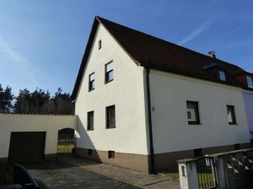 Aufgepasst!!! Gepflegtes Wohnhaus mit Garage und Garten, im Stadtteil Hammerweg, 92637 Weiden, Doppelhaushälfte