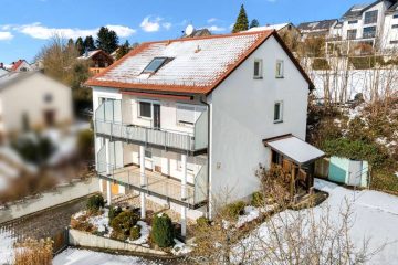 Fernsicht geboten! Gepflegtes Dreifam.-Haus mit zwei Garagen und Carport, 92690 Pressath, Mehrfamilienhaus