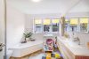 Top gepflegt: Neuwertiges Architektenhaus mit Galerie, Doppelgarage und großem Grundstück - Badezimmer EG