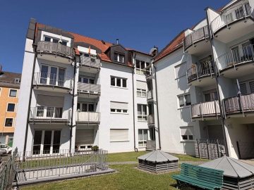 Galeriewohnung, sofort frei! Moderne 3 Zi.-Whg. mit Studio, Galerie, Balkon u. Tiefgarage, 92637 Weiden, Etagenwohnung