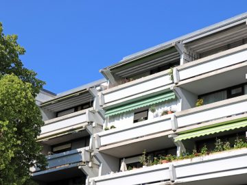 Attraktive & kostengünstige 3½-Zi.-Wohnung in Perlach – Balkon, Aufzug & optionaler TG-Stellplatz!, 81737 München, Etagenwohnung