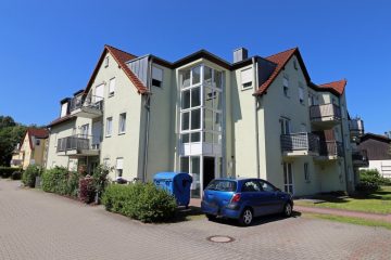 Achtung! Charmante 2-Zimmer-Wohnung mit Balkon und Tiefgaragenstellplatz in Weiden, 92637 Weiden, Etagenwohnung