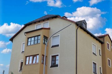 Gelegenheit nach Preisreduzierung! Top renovierte 3-Zi.-Eigentumswohnung mit Garage, Erker & EBK, 92637 Weiden, Etagenwohnung